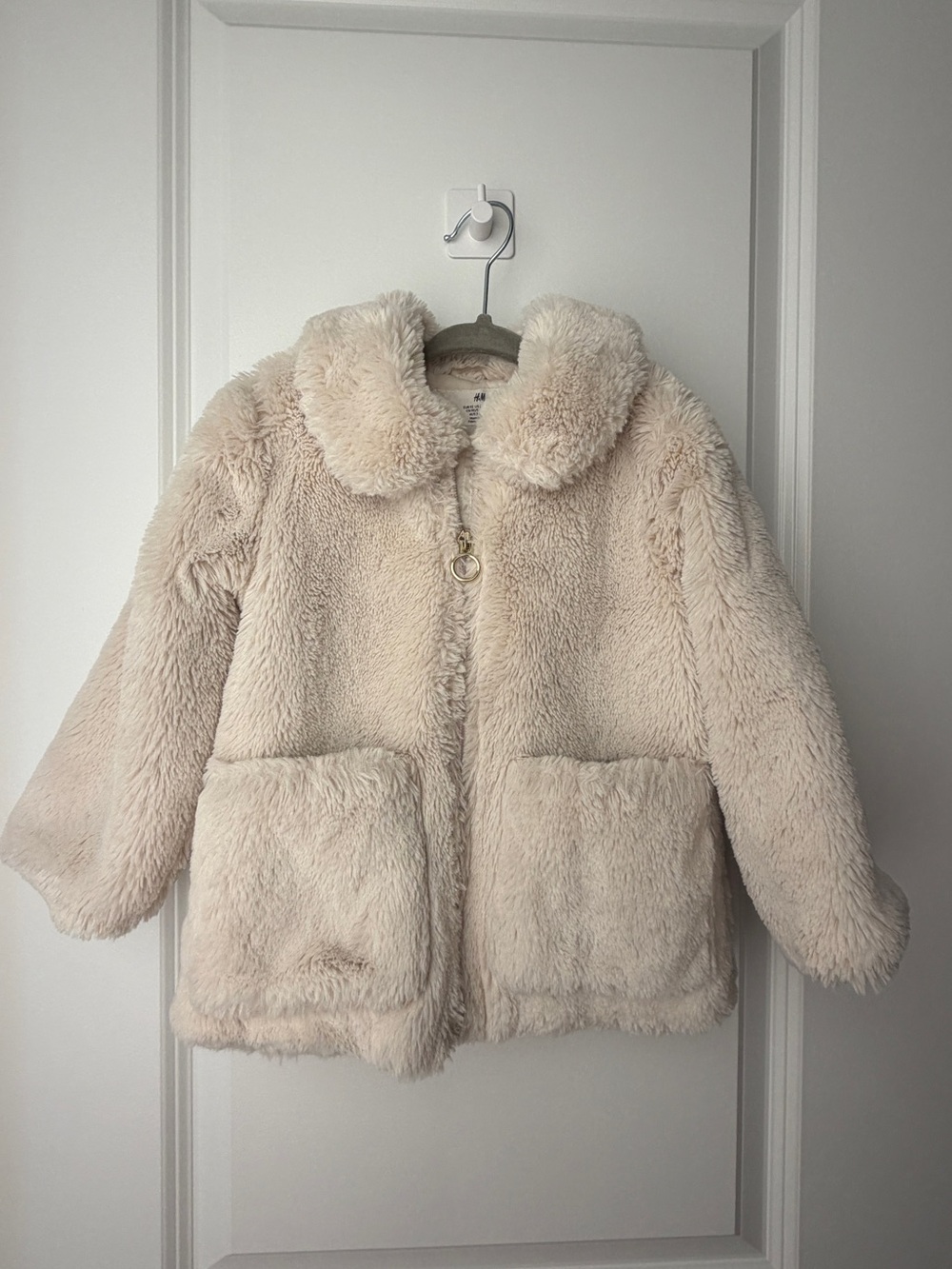 H&M Toddler Girls Cream Faux Fur Teddy Coat – Size 2T